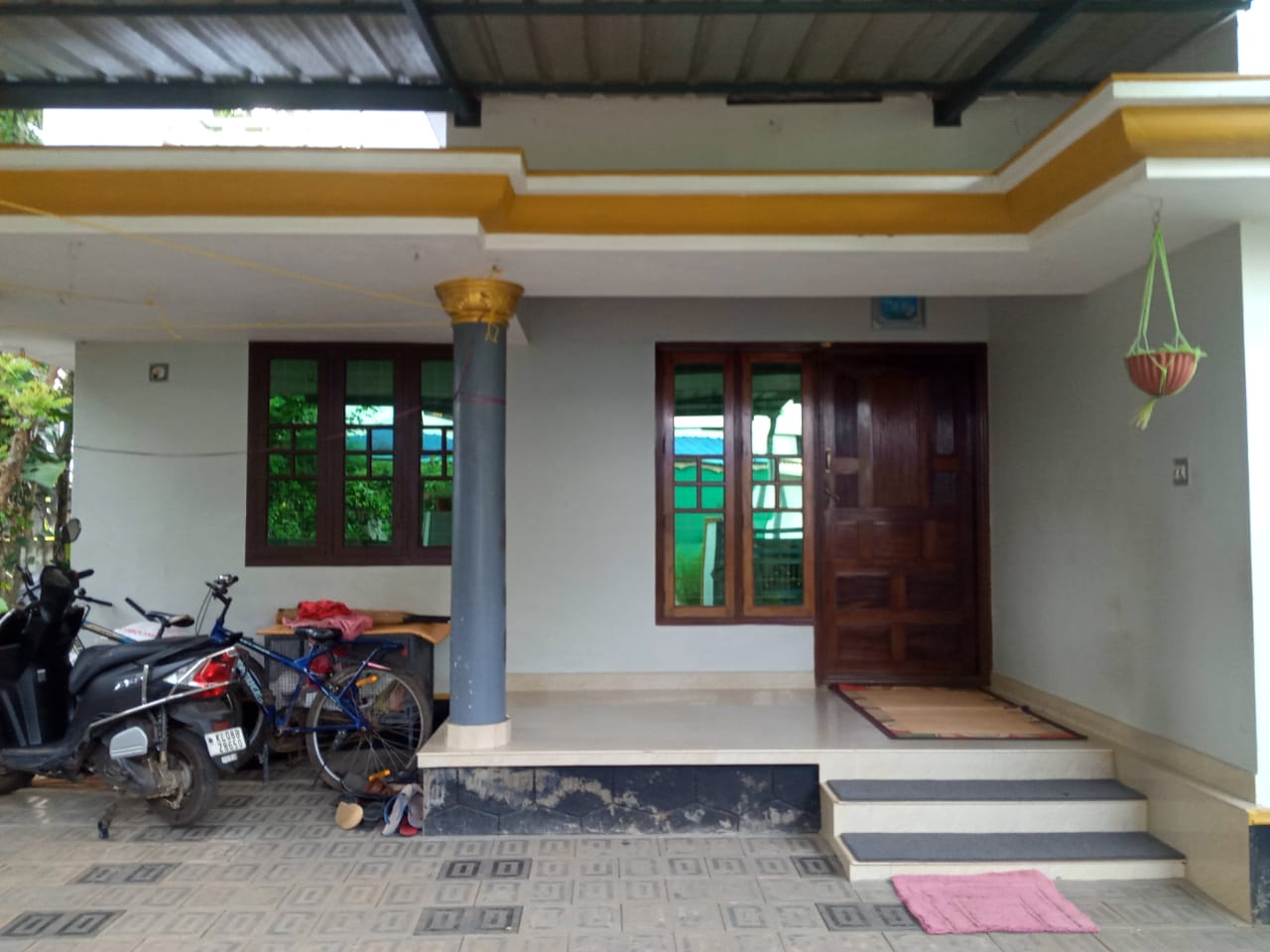 HOUSE FOR SALE | ARIMBUR 