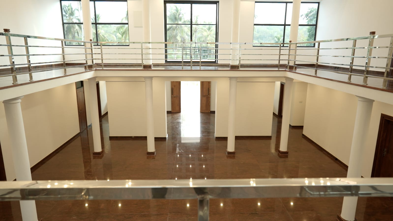 KOPPAM 7 KM | 7.32 ACRE LAND | 10,000 SQFT | 10 ROOMS