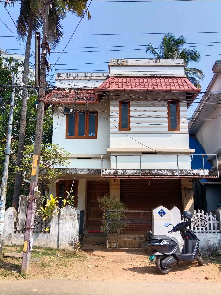 Thrissur Valarkkavu | House for Sale