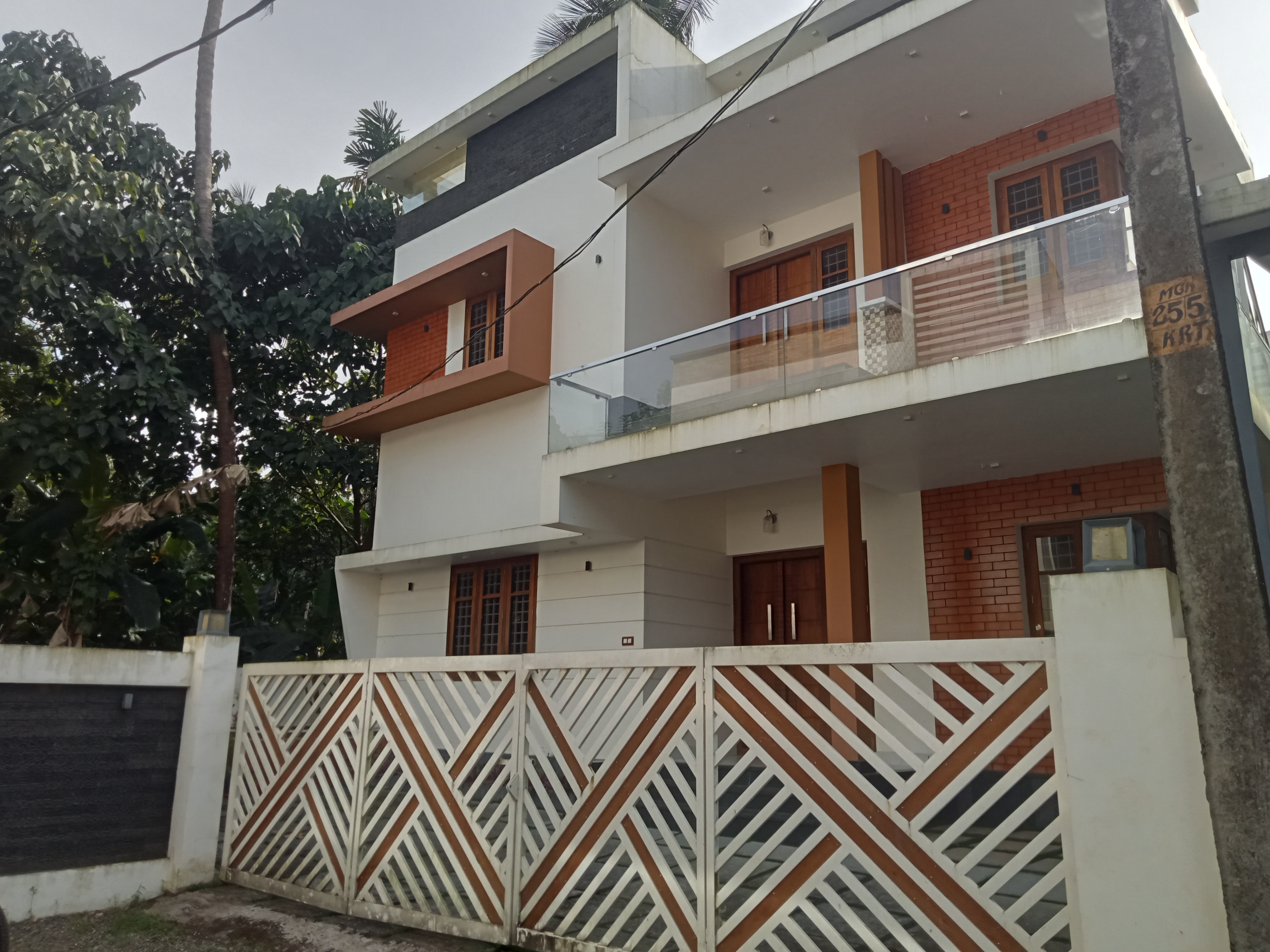 THRISSUR POTTORE | NEW HOUSE FOR SALE | 5.4 CENT | 2000 SQFT | 4 BHK |