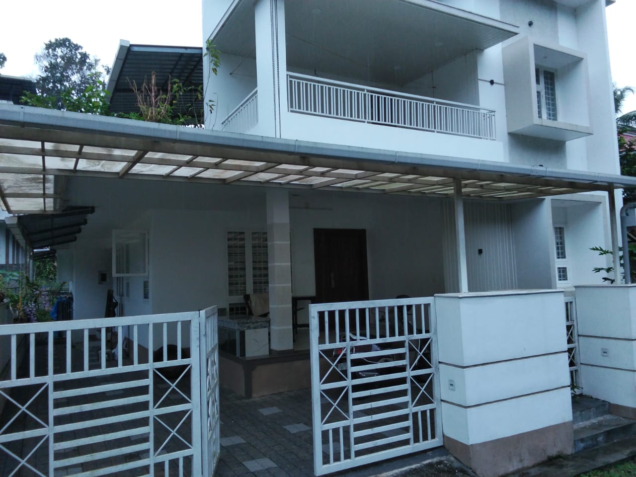 KUTTUR THRISSUR | HOUSE FOR SALE | 5.5 CENTS | 1600 SQFT | 3 BHK WITH ATTACHED BATHROOMS |